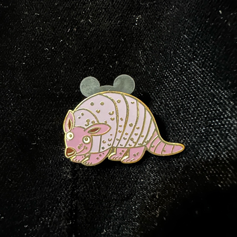 DISNEY PIN TOY STORY MIDWAY MANIA PRIZES ARMADILLO HOLLYWOOD STUDIOS WALT WORLD